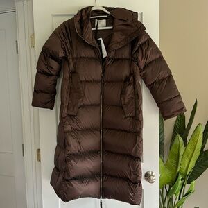 Varley Payton Puffer Coat - tags on